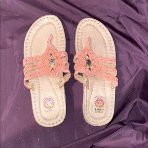 sandals with low heel